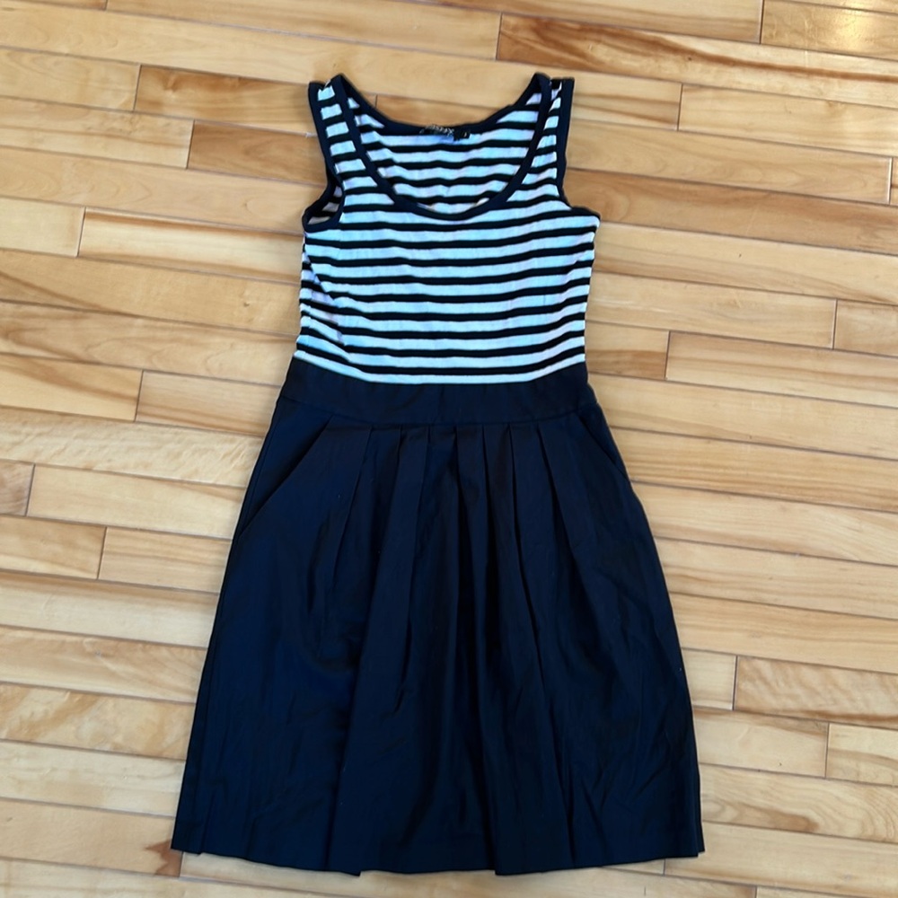 DKNY black striped dress with pleats, Size 4